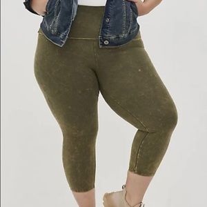 SIZE 6 - Cropped Foldover Waist Premium Legging